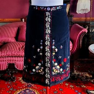 Anthropologie Sleeping On Snow Vintage embroidered Suede Skirt Size 6.